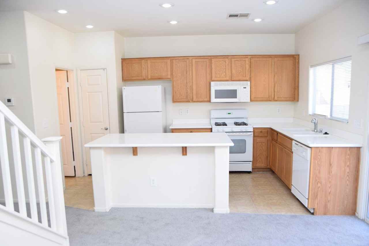 9440 Crimson Sky St - Photo 6 of 26