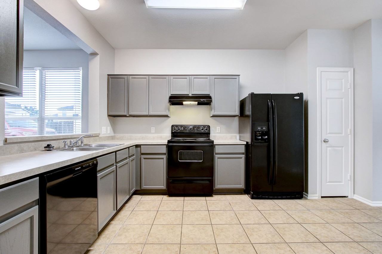 3735 Browning Blf - Photo 3 of 32