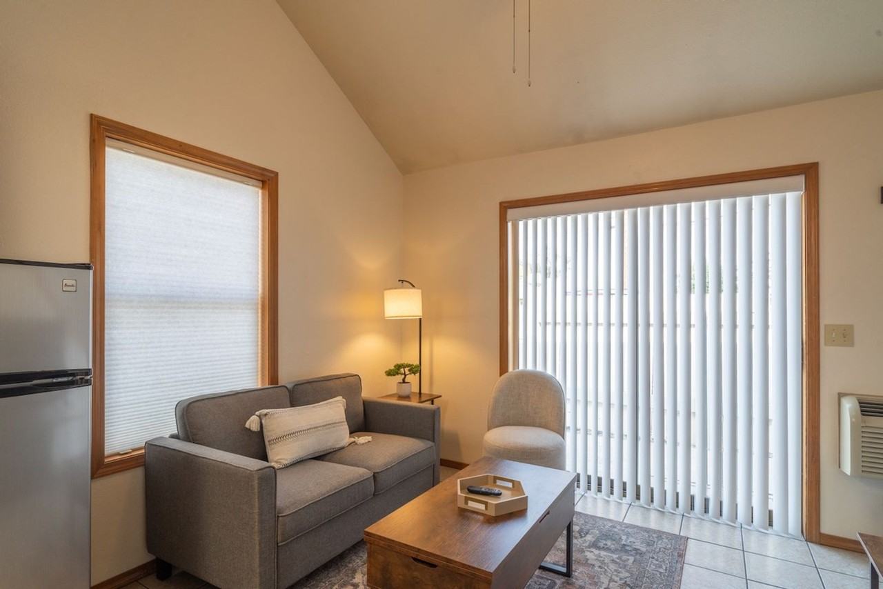 503 S Beech St - Photo 7 of 18