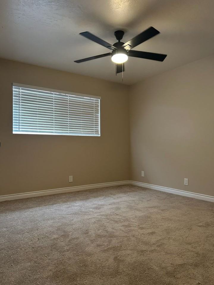 1000 W Coronado Ave - Photo 7 of 15