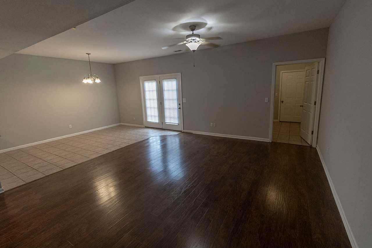 1945 Center St - Photo 4 of 44