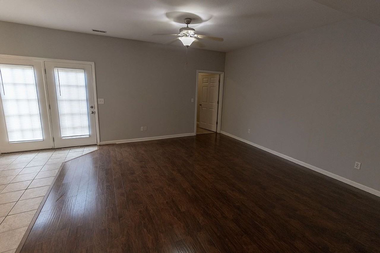 1945 Center St - Photo 5 of 44