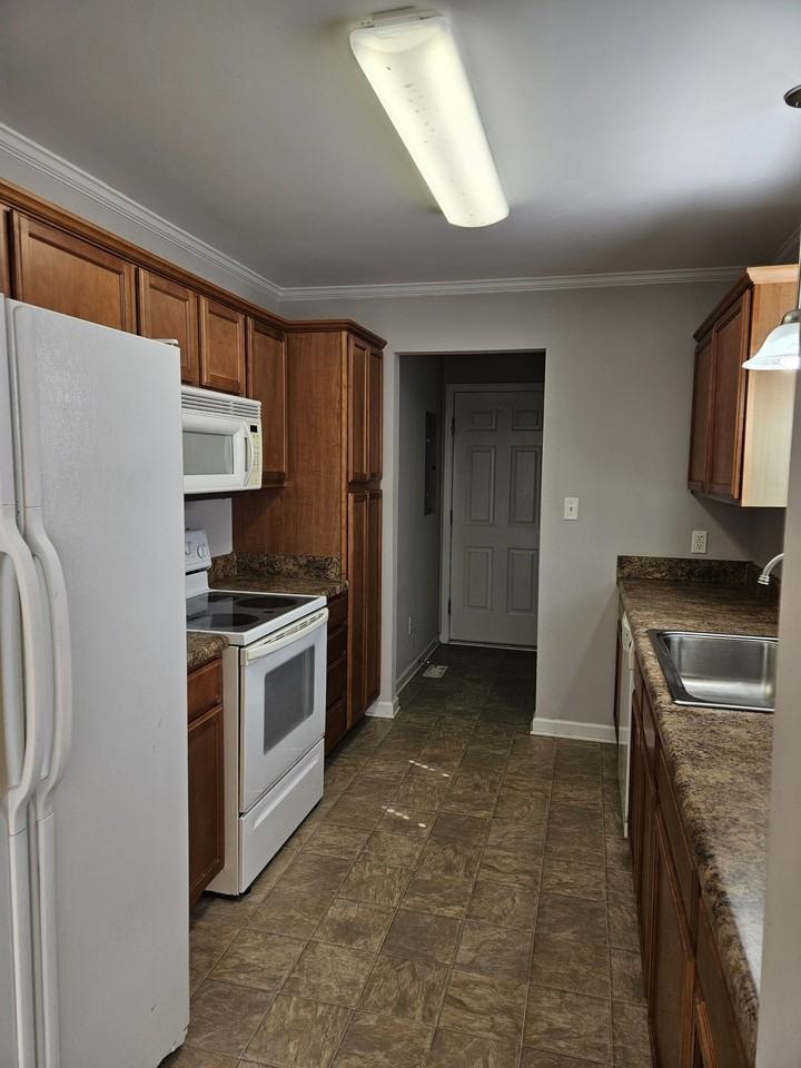 2404 Pineview Cemetery Rd #1 - Photo 7 of 17