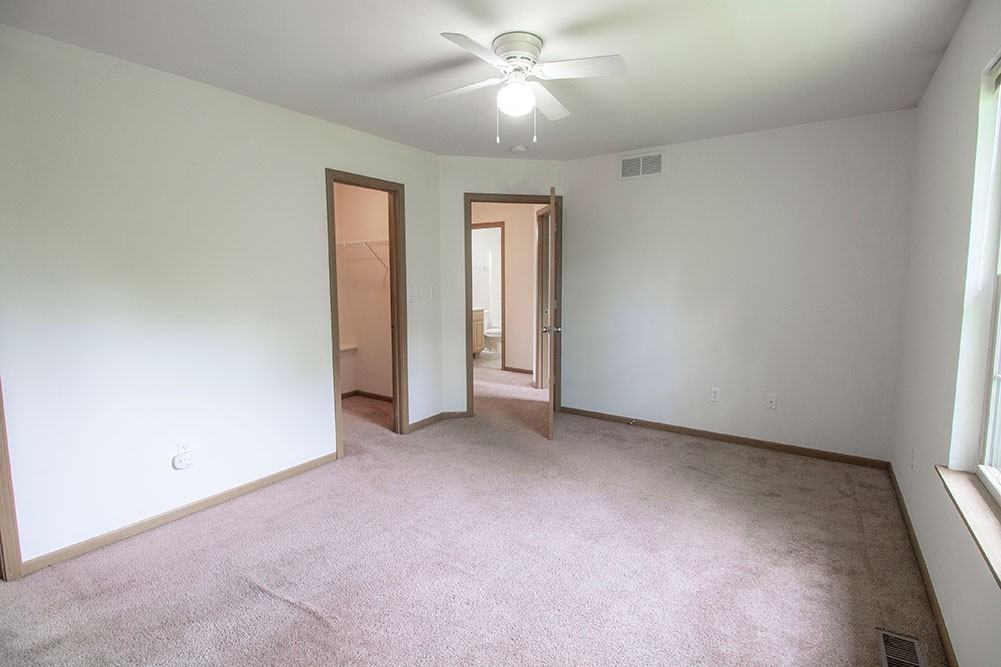 2119 N Ballenger Ln - Photo 5 of 40