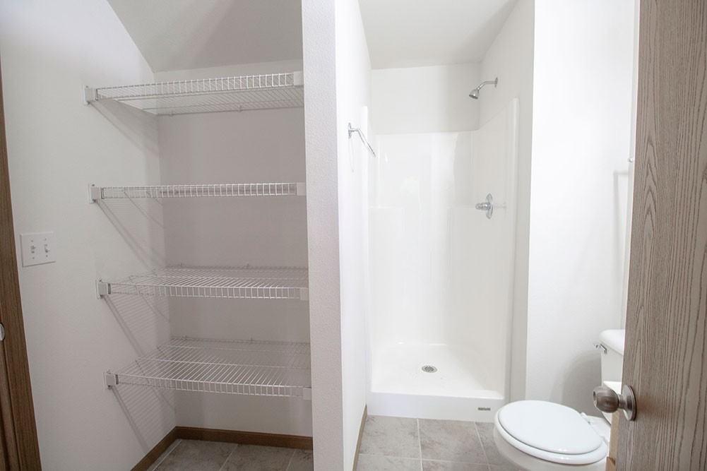 2119 N Ballenger Ln - Photo 6 of 40