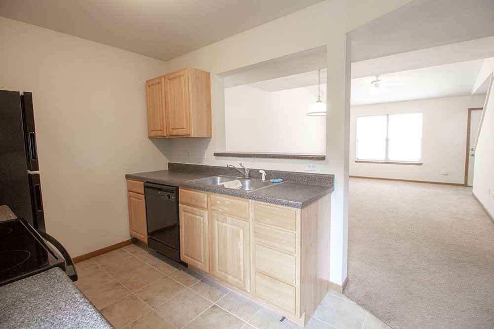 2119 N Ballenger Ln - Photo 7 of 39