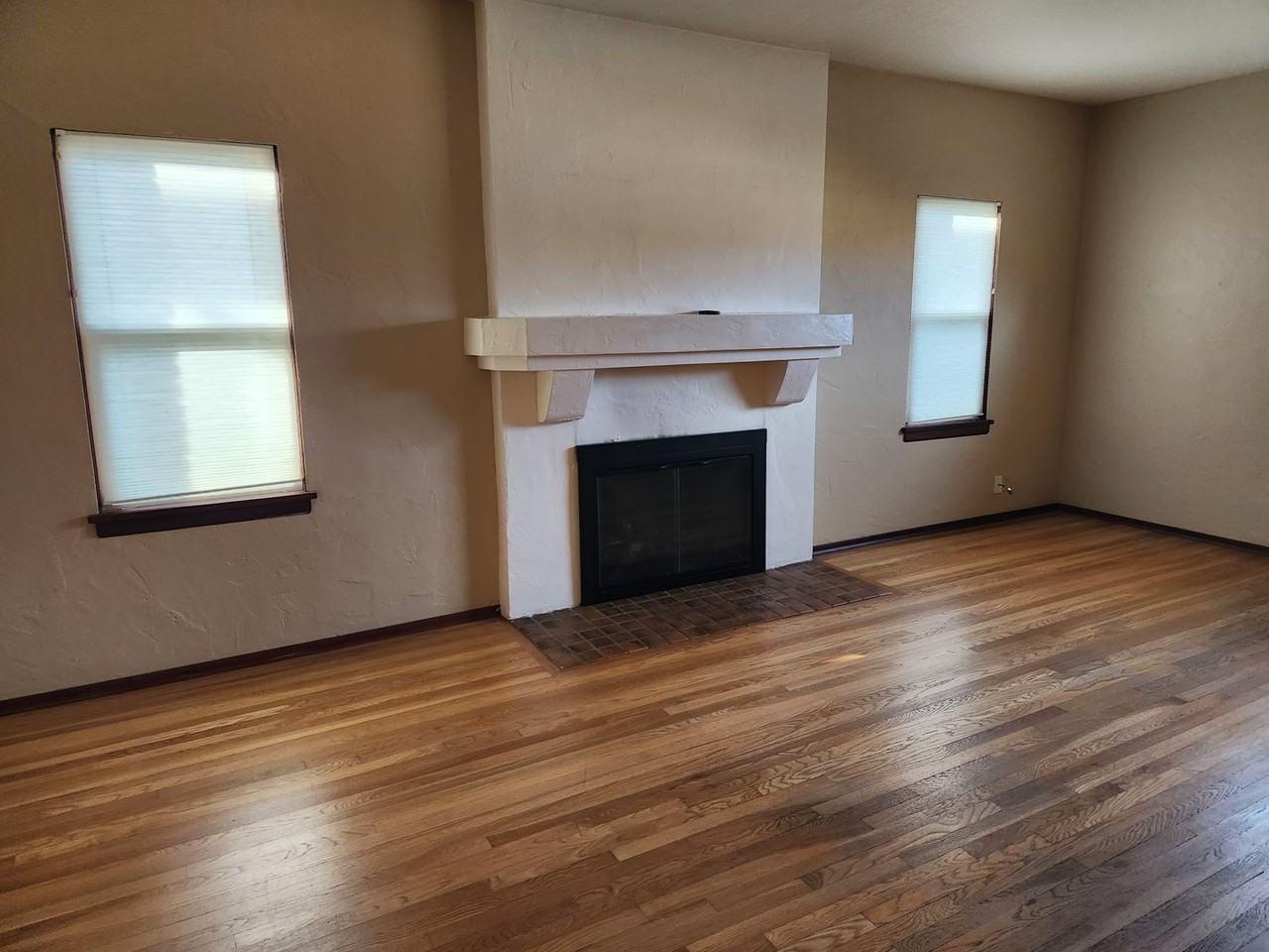 2906 Barge St - Photo 2 of 44