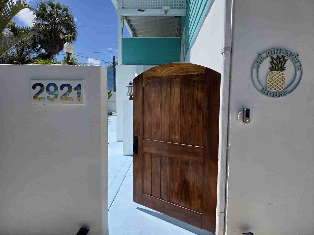 2921 Dupont St S - Photo 3 of 41