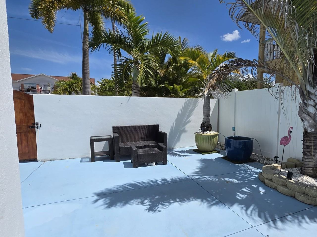 2921 Dupont St S - Photo 6 of 41