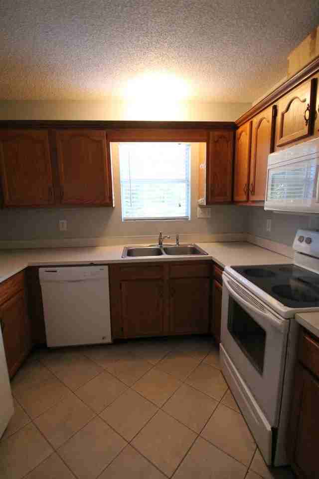 1111 Cherry Meadow Ln - Photo 7 of 17