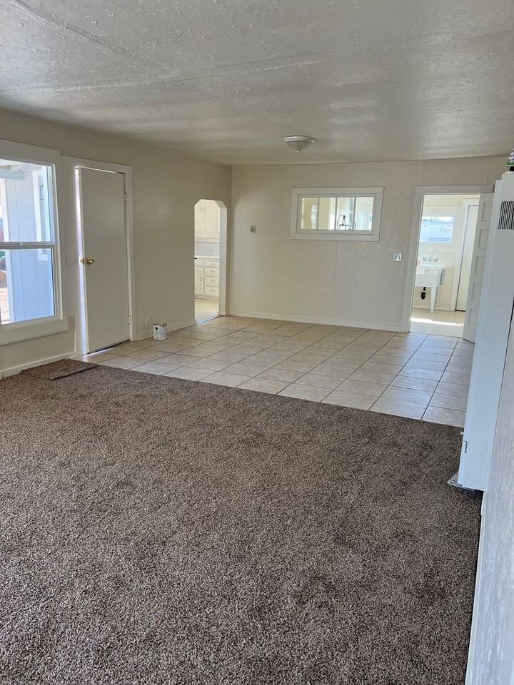 633 9th St - Photo 3 of 17