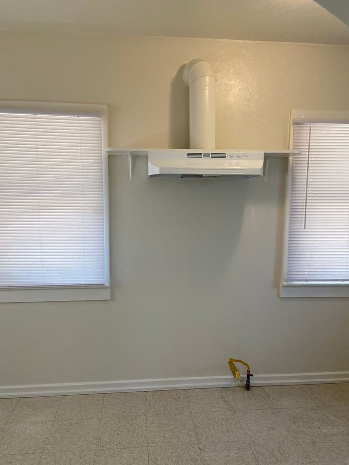 633 9th St - Photo 5 of 17