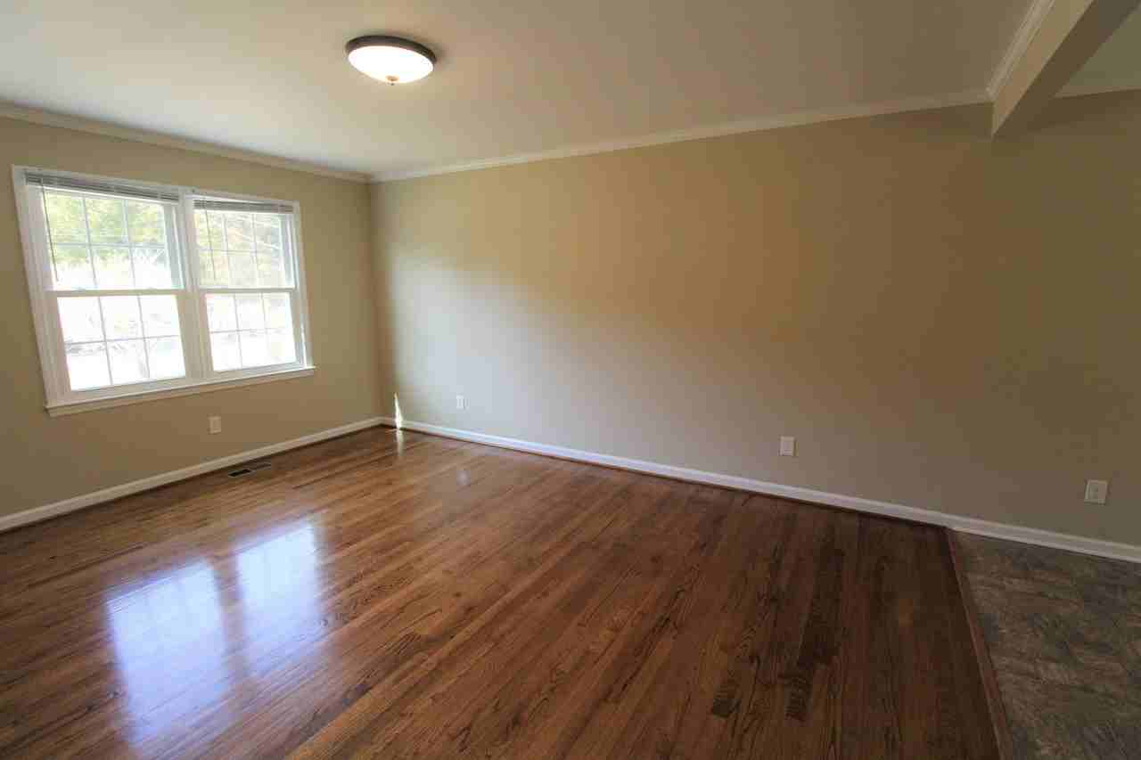 1403 Northhills Dr - Photo 5 of 22