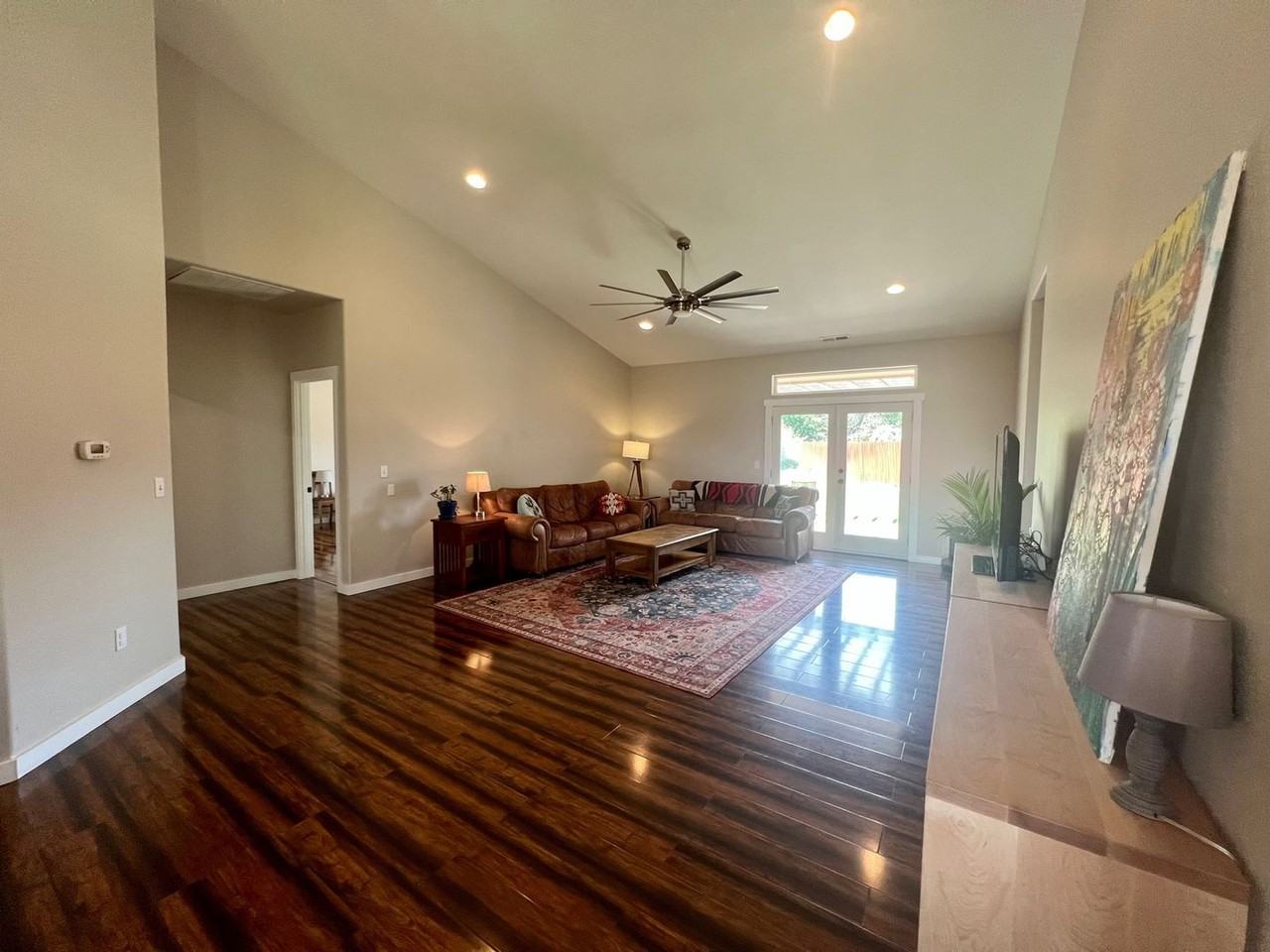 609 W Lilac Way - Photo 2 of 50