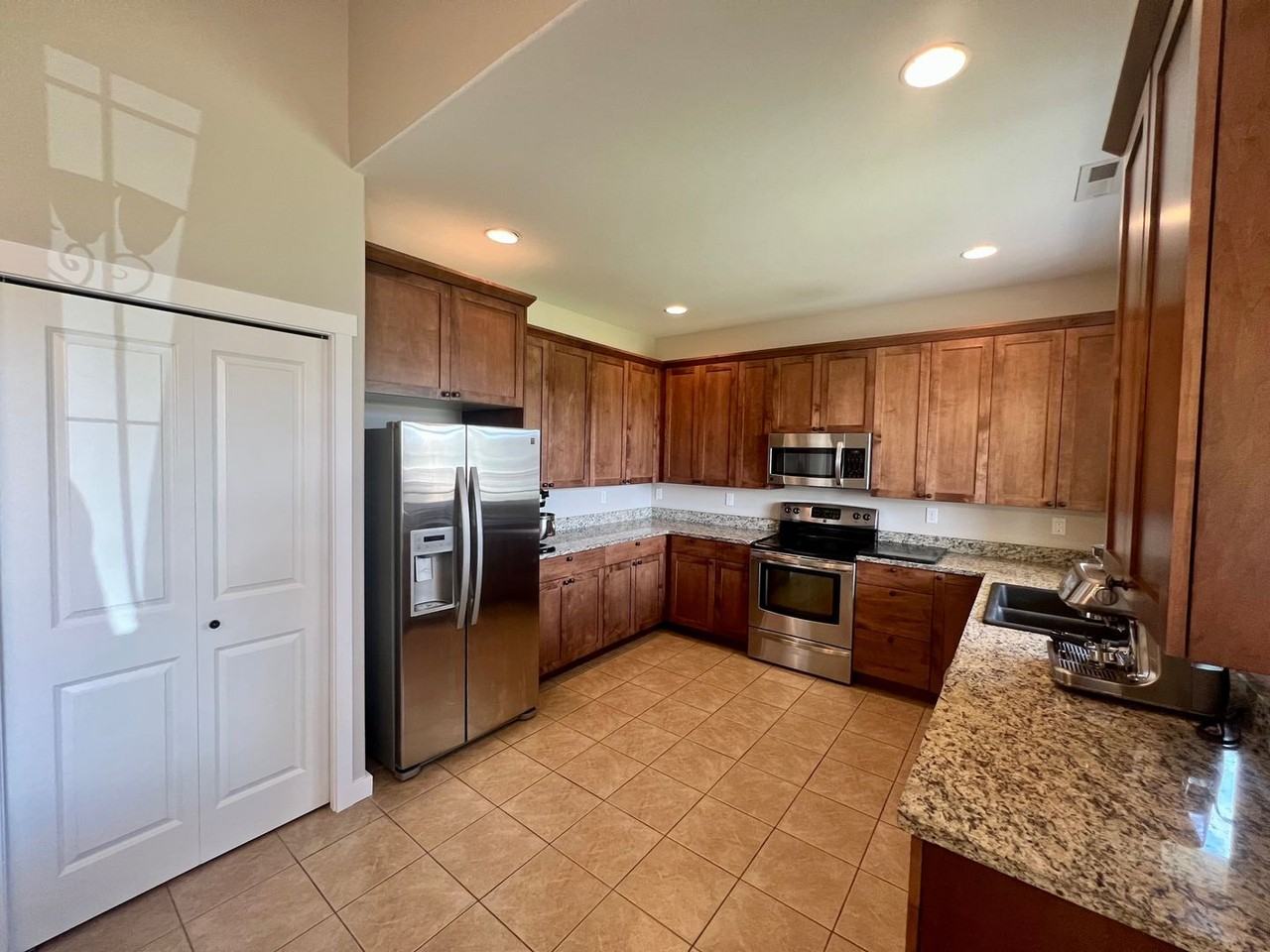 609 W Lilac Way - Photo 5 of 50