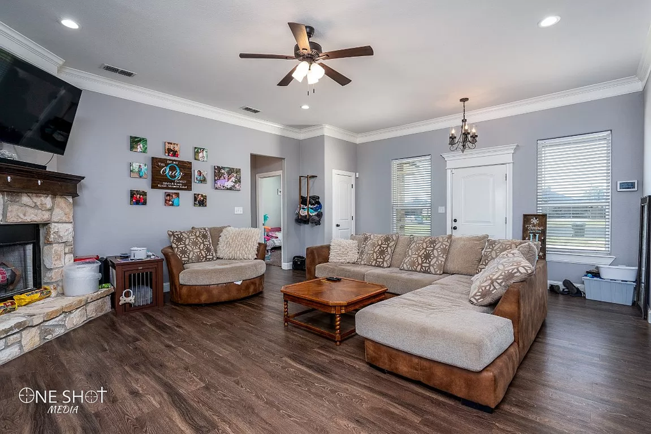 6609 Summerwood Trl - Photo 4 of 26