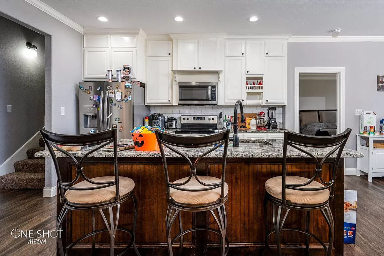 6609 Summerwood Trl - Photo 7 of 26