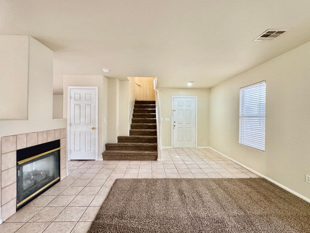 8632 Shady Pines Dr - Photo 2 of 25