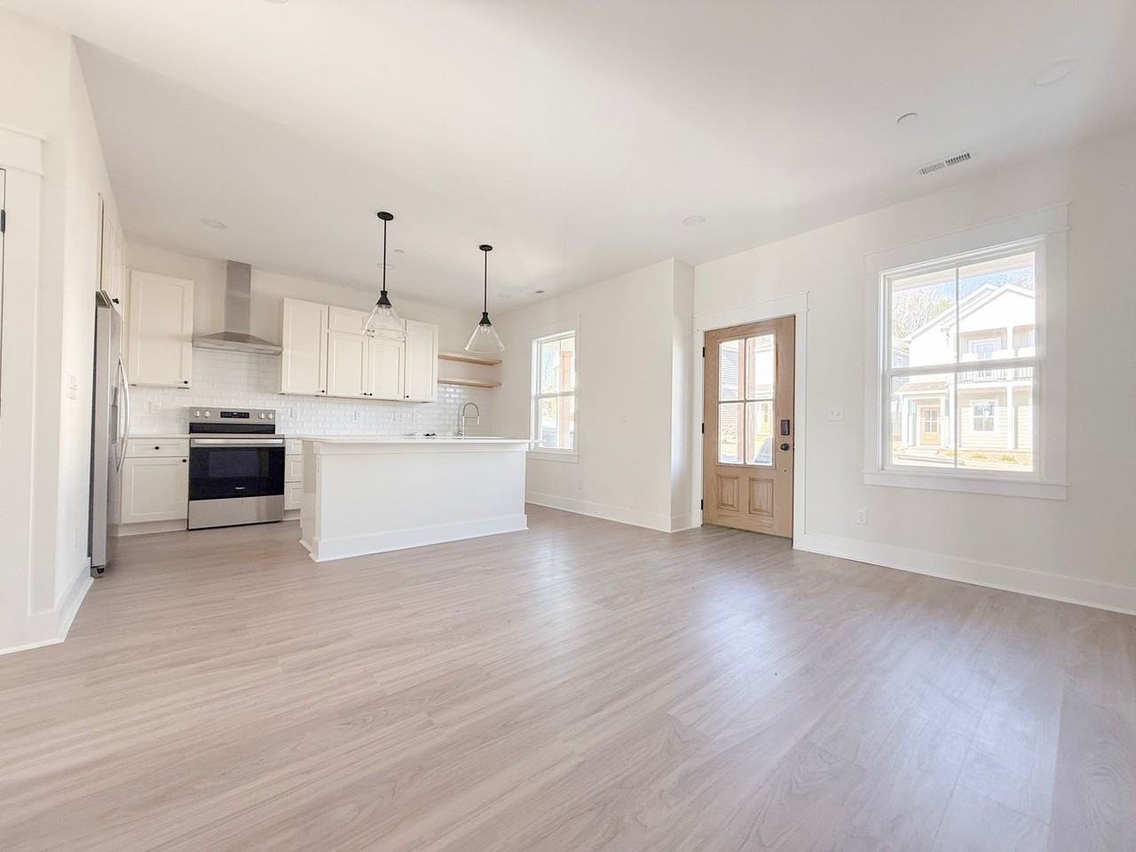 1336 Meridian St - Photo 3 of 40