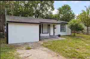 featured image of 4015 Hartel St