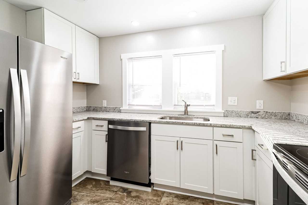 177 Half Circle Ln - Photo 3 of 17