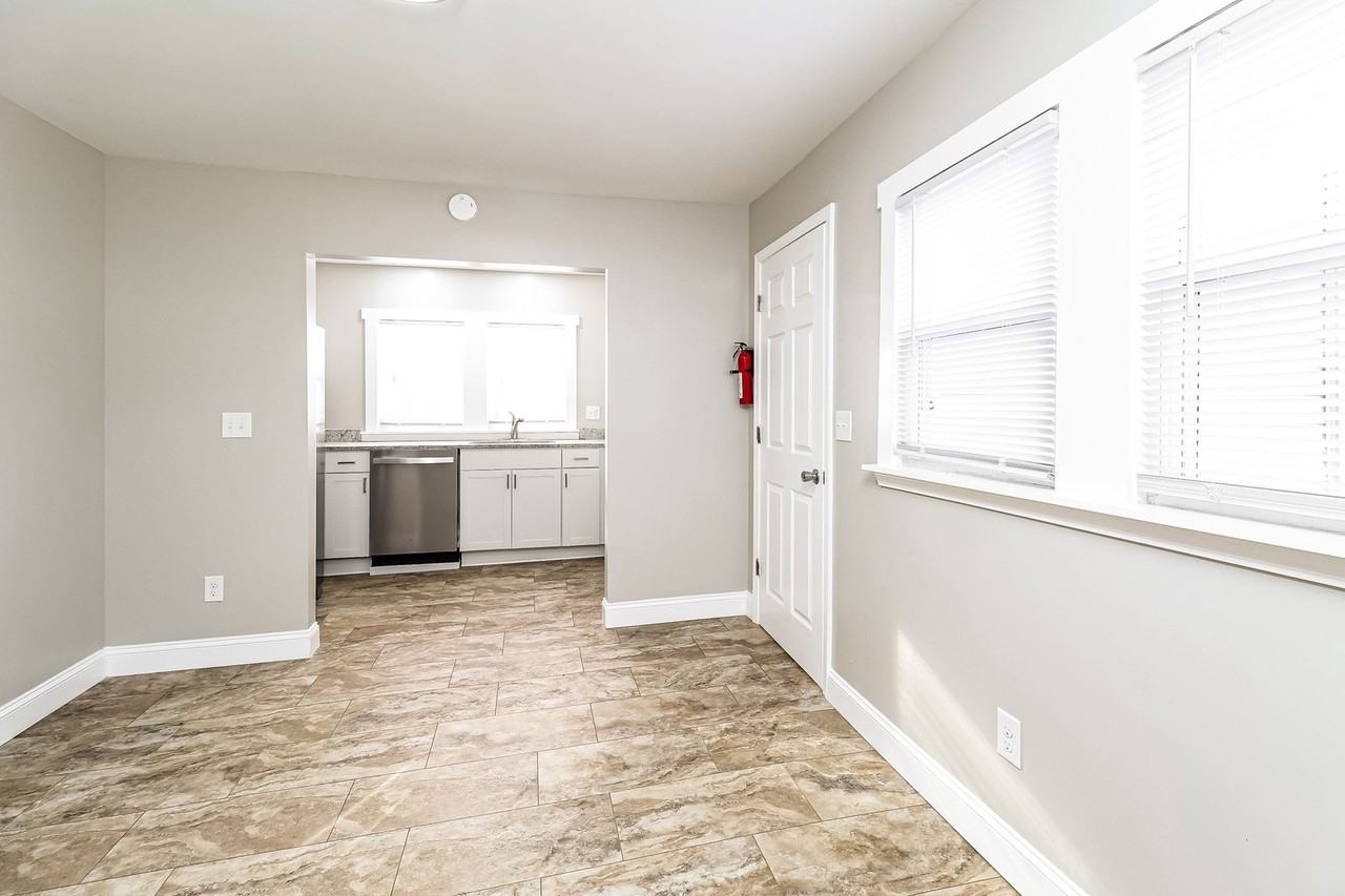 177 Half Circle Ln - Photo 5 of 17