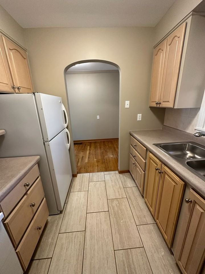 1430 Staub Ct Ne - Photo 7 of 17