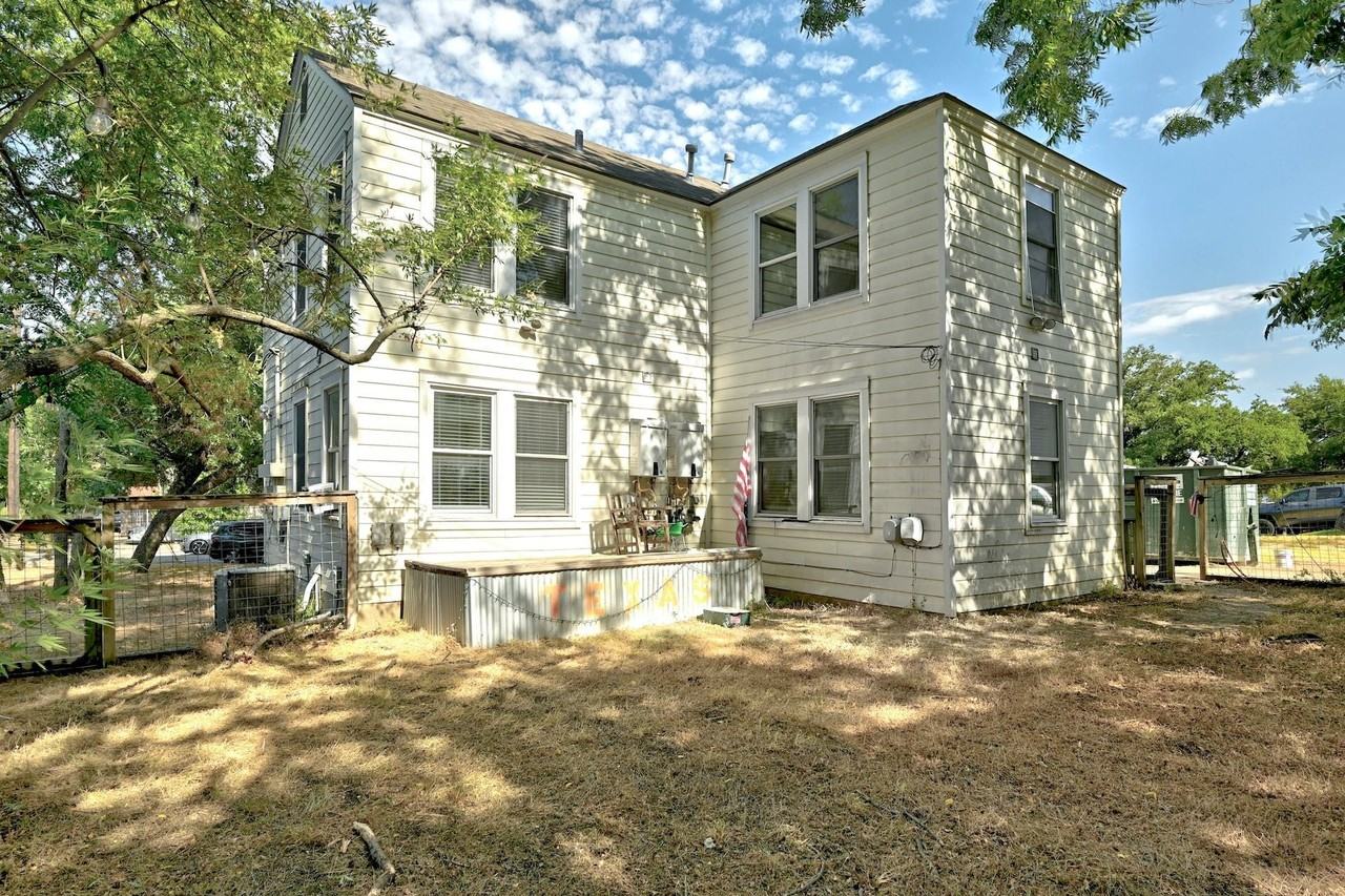 2305 Longview St. - Photo 3 of 3