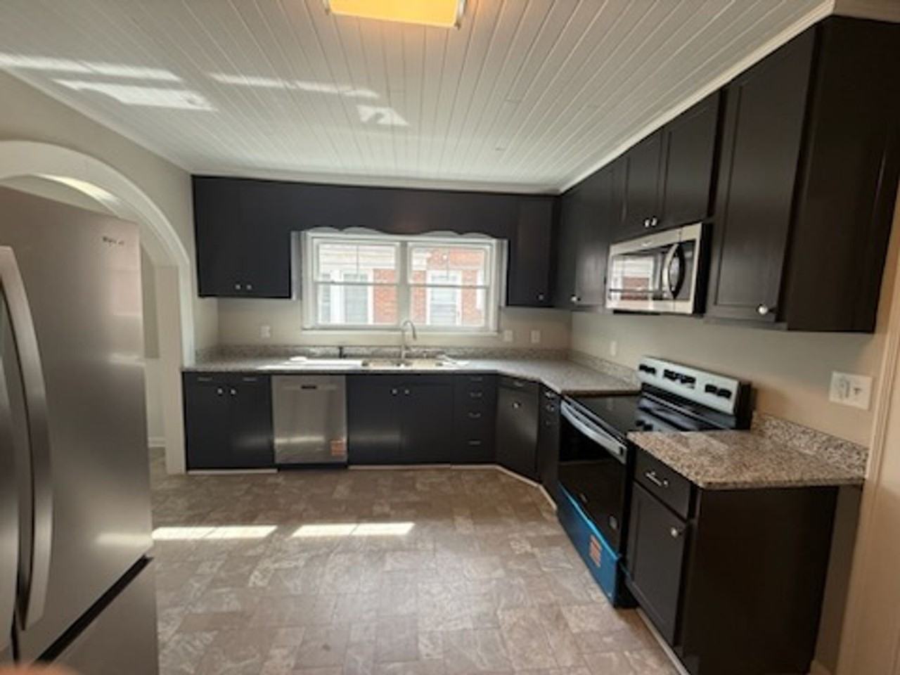 619 S Cox St - Photo 2 of 12