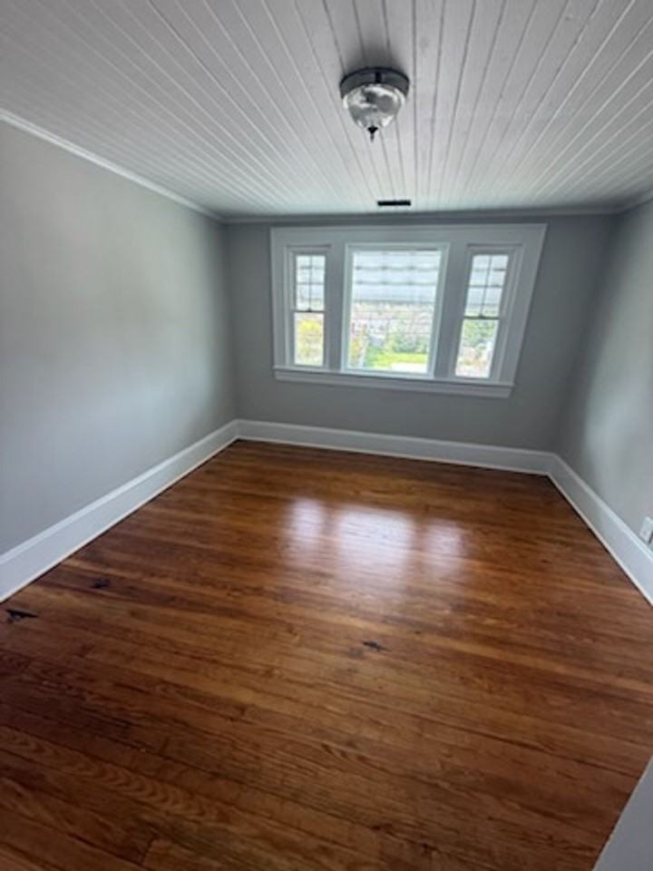 619 S Cox St - Photo 5 of 12