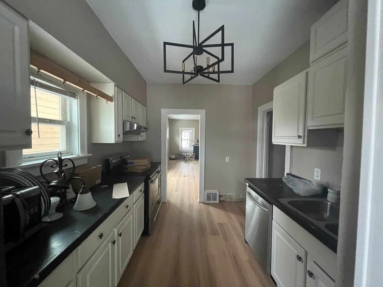 827 Single Ave - Photo 4 of 12