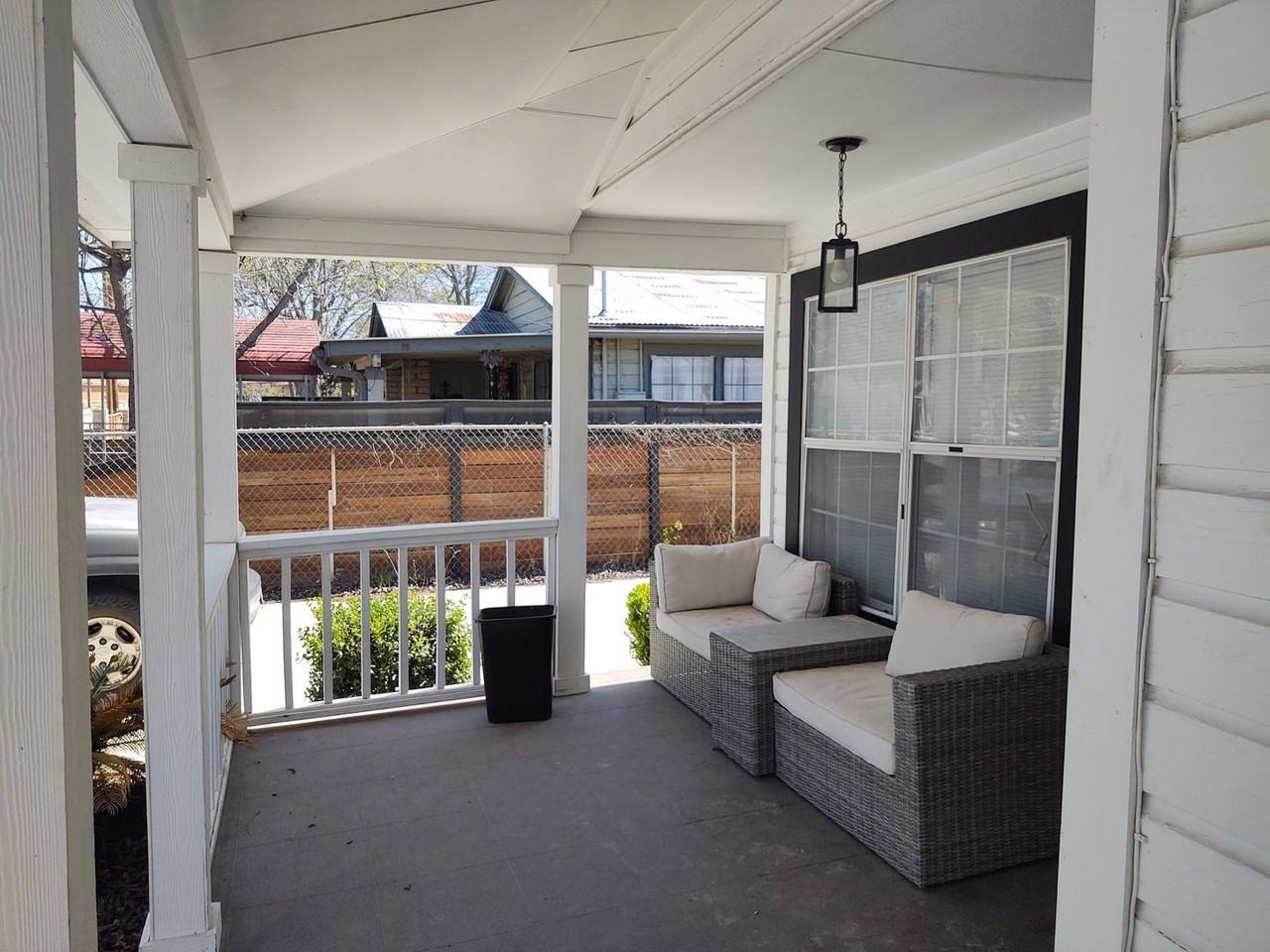 235 N Hidalgo Ave - Photo 7 of 9