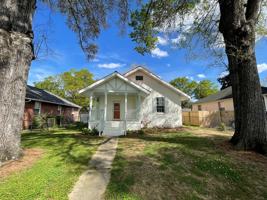 featured image of 27 Oak St Ne