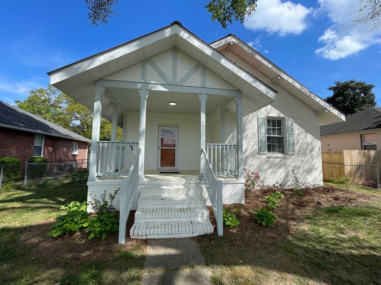 27 Oak St Ne - Photo 2 of 35