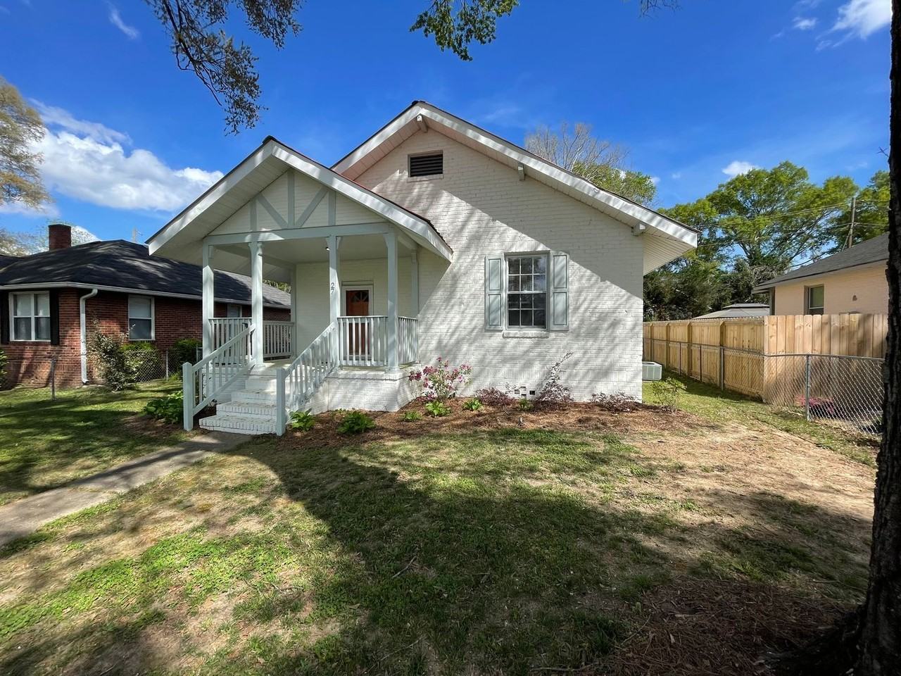 27 Oak St Ne - Photo 3 of 35