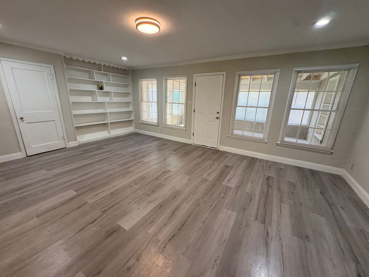 2406 2nd Ave - Photo 4 of 13