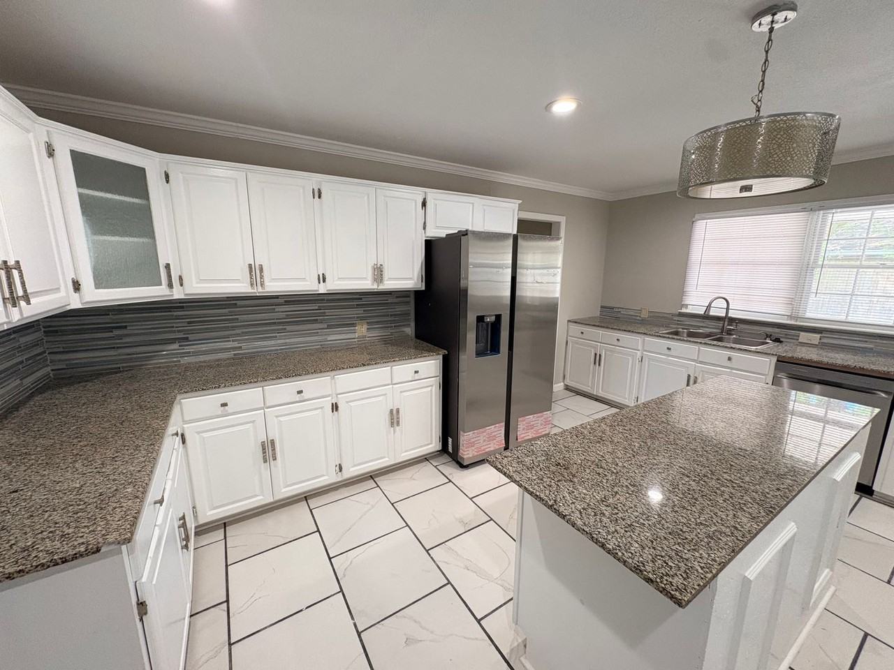 2406 2nd Ave - Photo 5 of 13