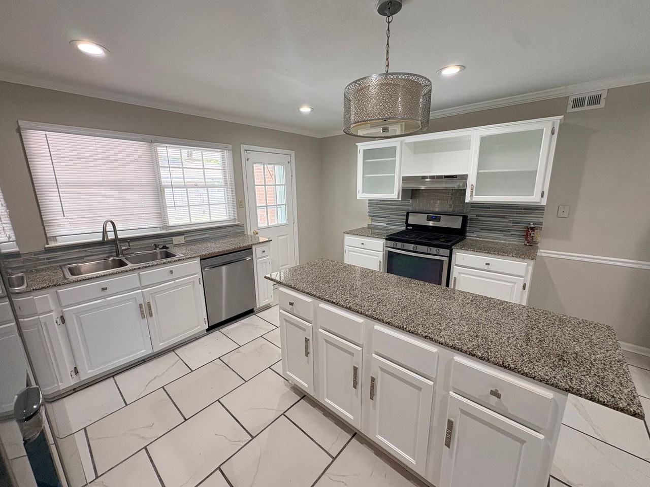 2406 2nd Ave - Photo 6 of 13