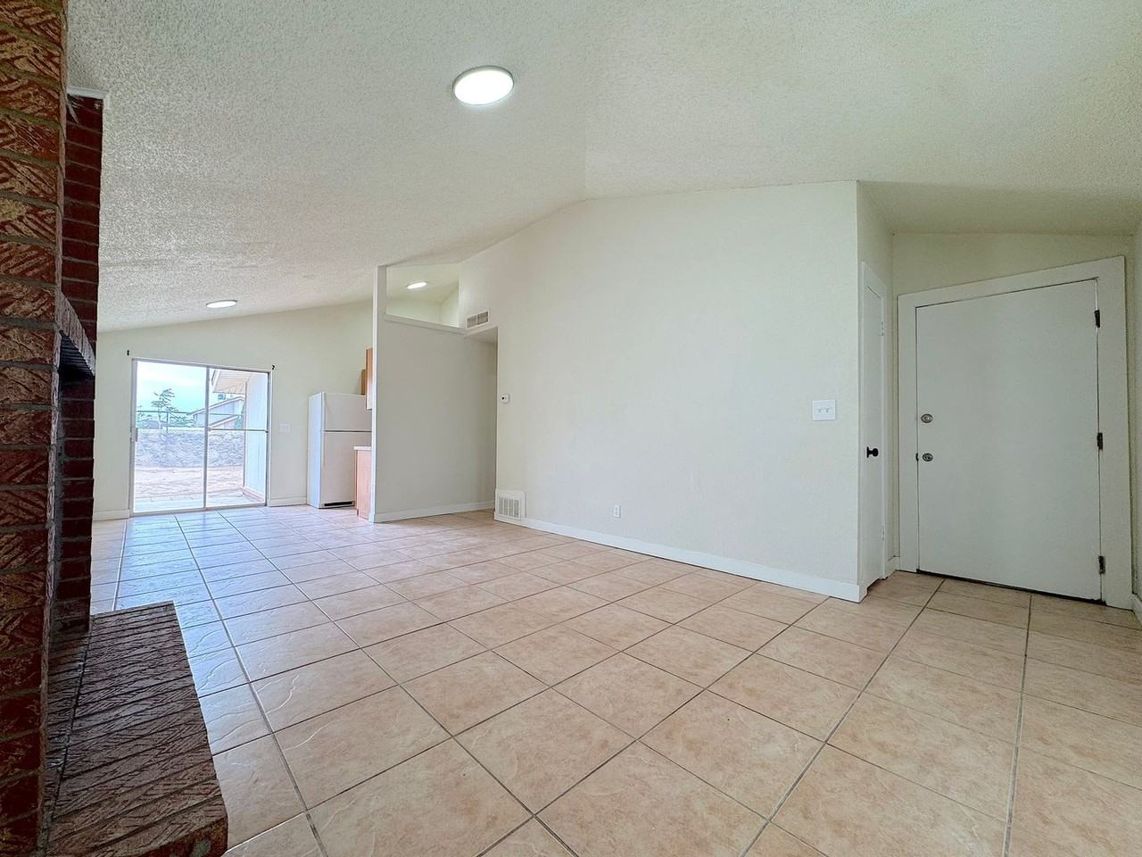 5937 Sinclair St - Photo 7 of 21