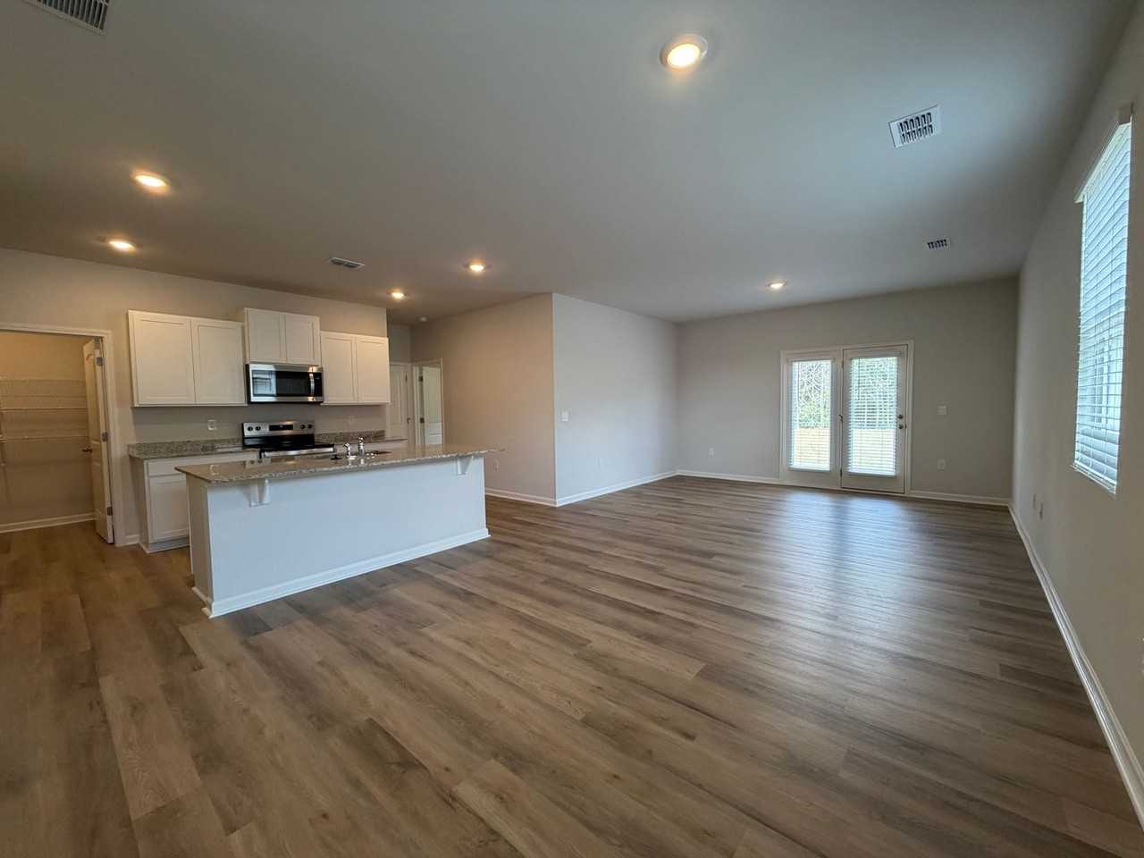 105 Babcock Dr Ne - Photo 5 of 39