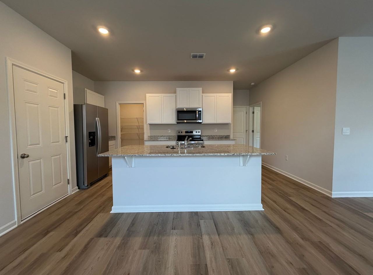 105 Babcock Dr Ne - Photo 6 of 39