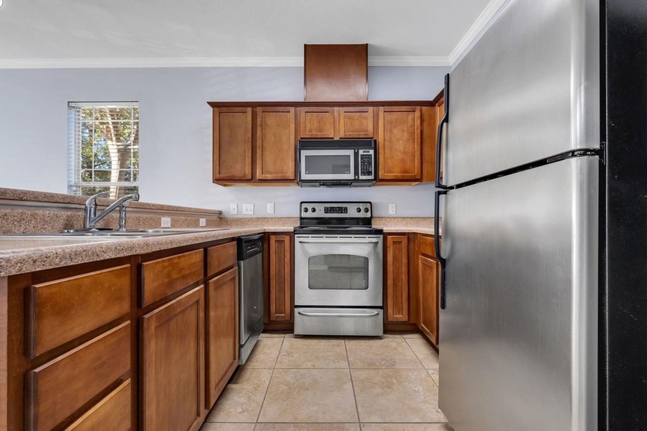 2400 Fred Smith Rd #201 - Photo 5 of 20