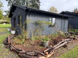 featured image of 1889 Lancaster Rd