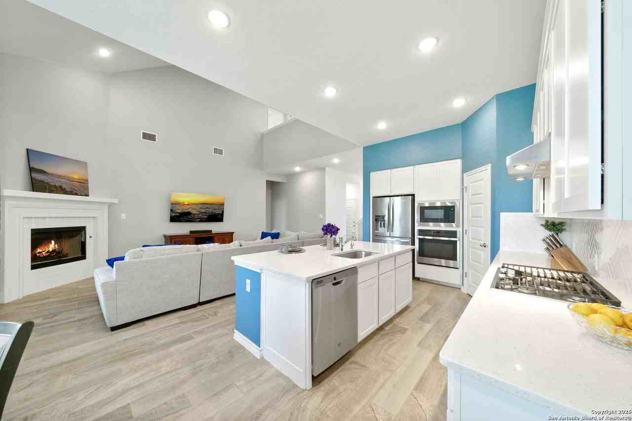 1524 Leeds Park - Photo 7 of 27