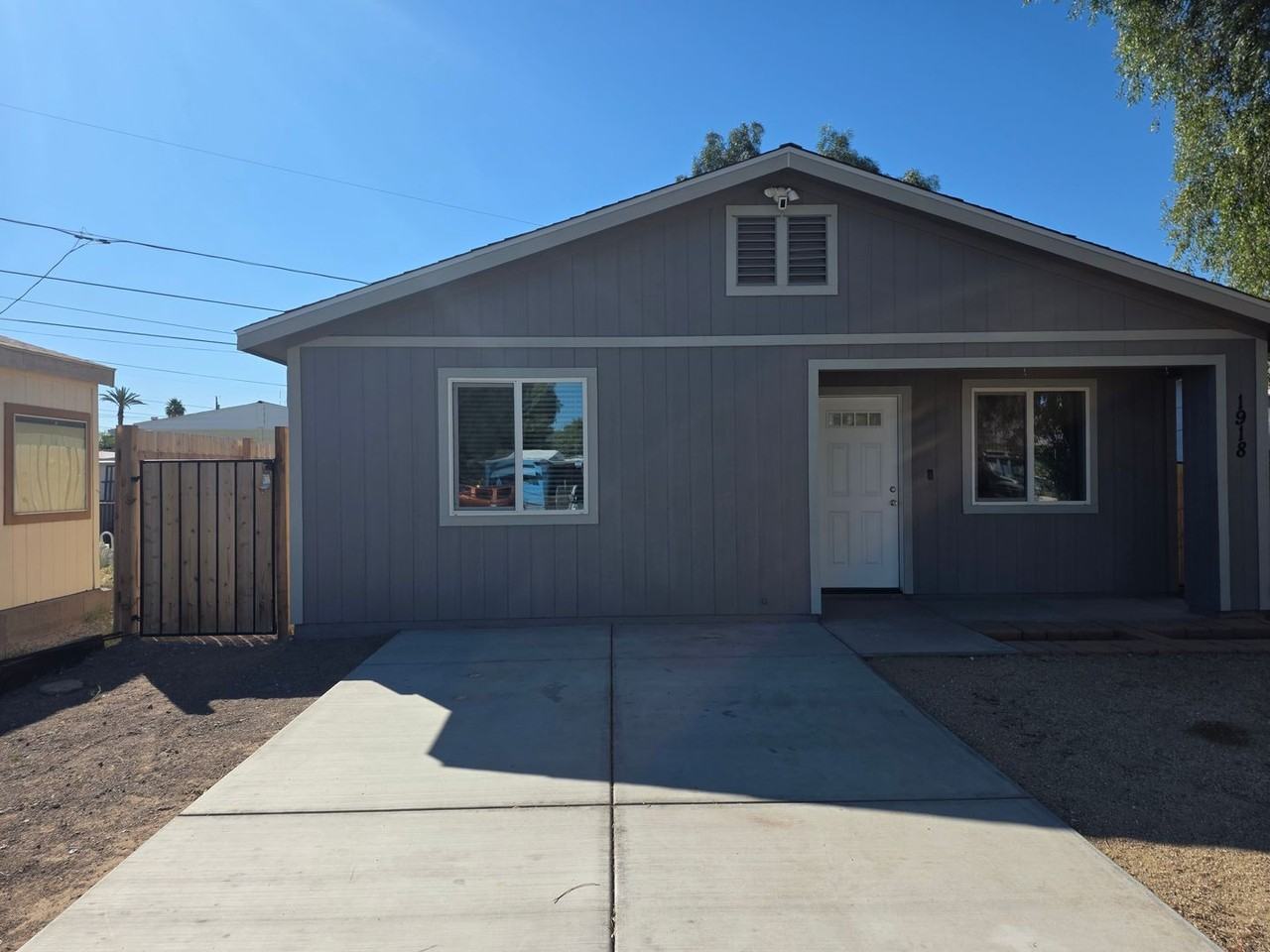 1918 Surf And Sand Dr - Photo 2 of 16