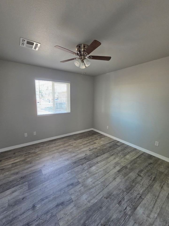 1918 Surf And Sand Dr - Photo 5 of 16