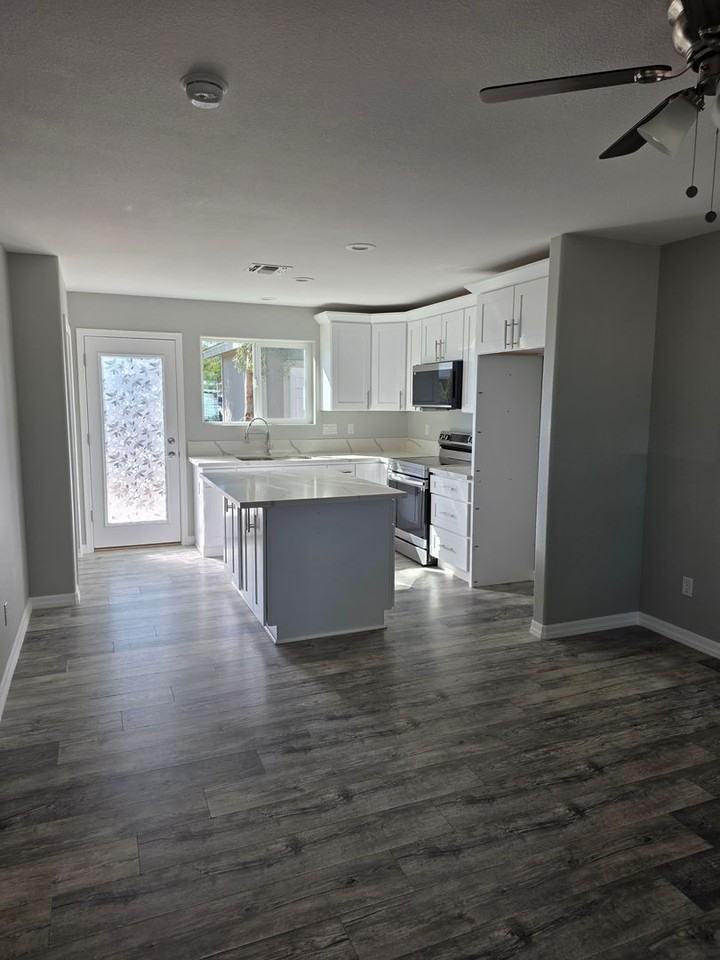 1918 Surf And Sand Dr - Photo 6 of 16