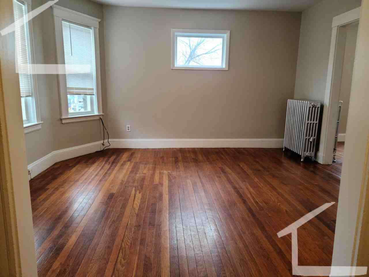8 Woodside Ave - Photo 7 of 32