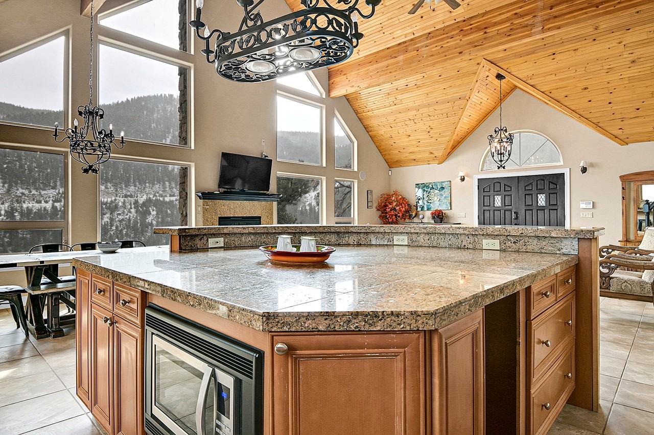 11 Sawmill Creek Rd #1 - Photo 3 of 44