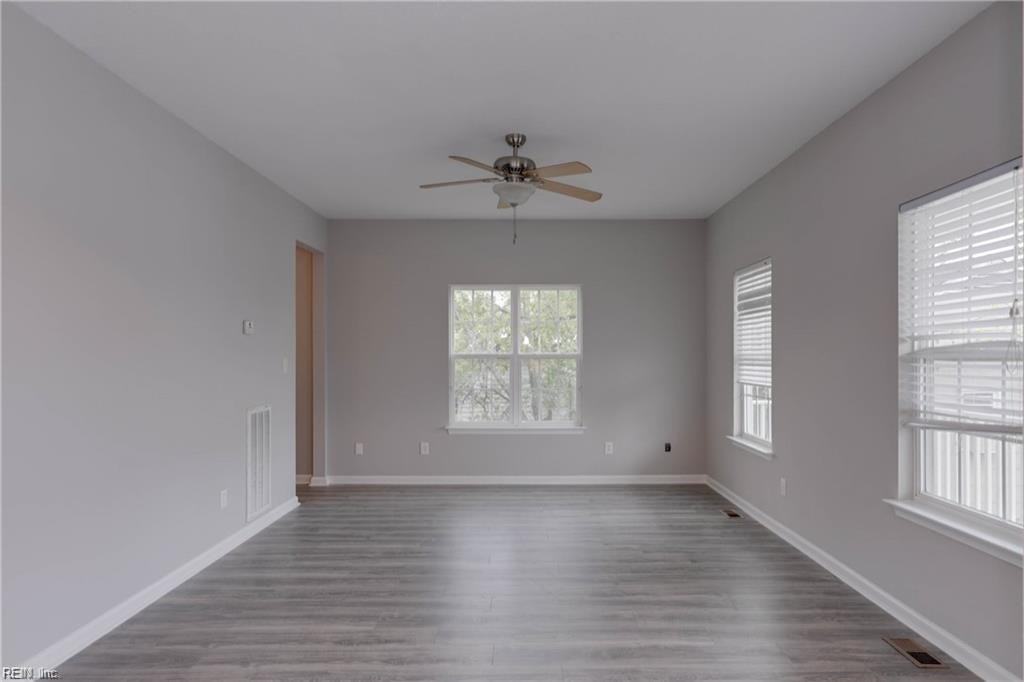 843 51st St #1 - Photo 4 of 27